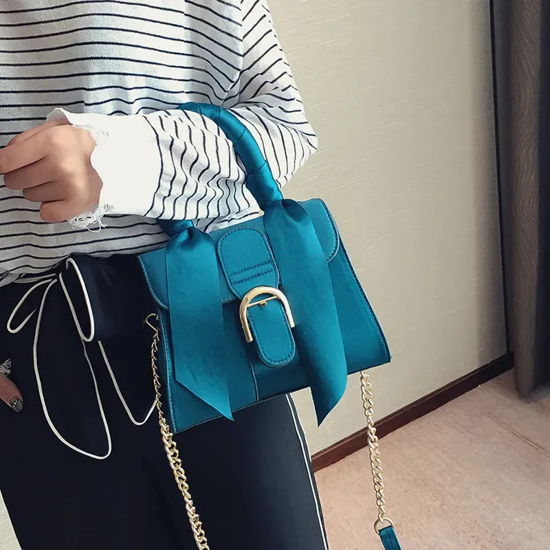 Women Fashion Solid Color Bow Design Velvet Handle Bag - Image 3