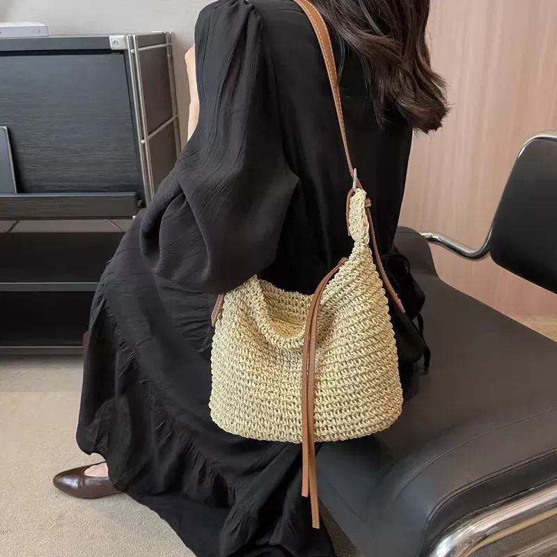 Bohemian Casual Large Woven Shoulder Bag - Image 3