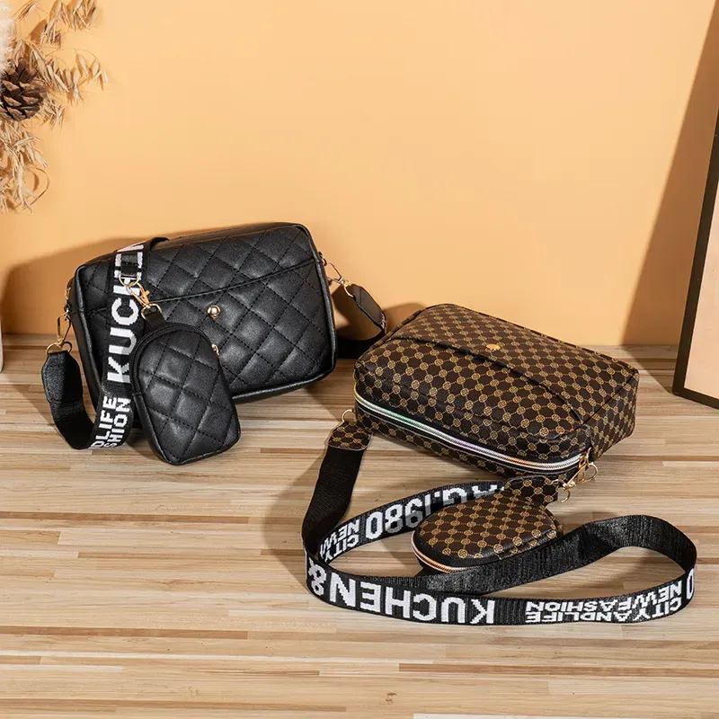Women Fashionable Rhombic Printed Wide Strap Crossbody Bag - Image 4
