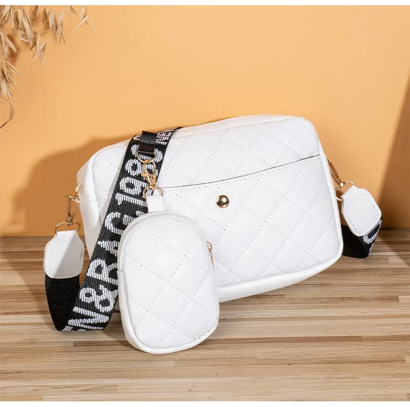 Women Fashionable Rhombic Printed Wide Strap Crossbody Bag - Image 5