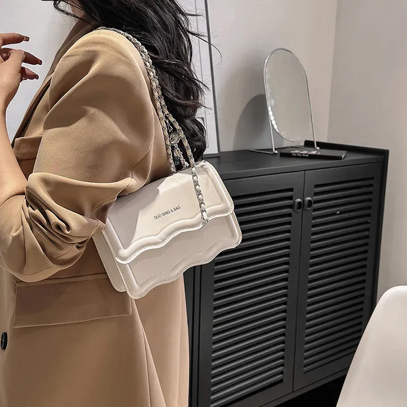 Women Fashionable Simple Solid Color Wave Edge Flap Square Chain Crossbody Bag - Image 4