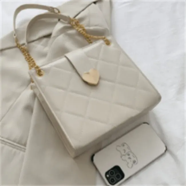 Women Elegant Solid Color Diamond Grid Stitching Heart-shaped Metal Buckle PU Crossbody Shoulder Bag - Image 3