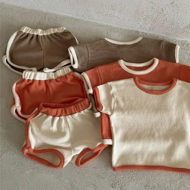 Wholesale Baby Fashion Color Contrast Short Sleeve Top And Shorts Two-Piece Set - Image 3
